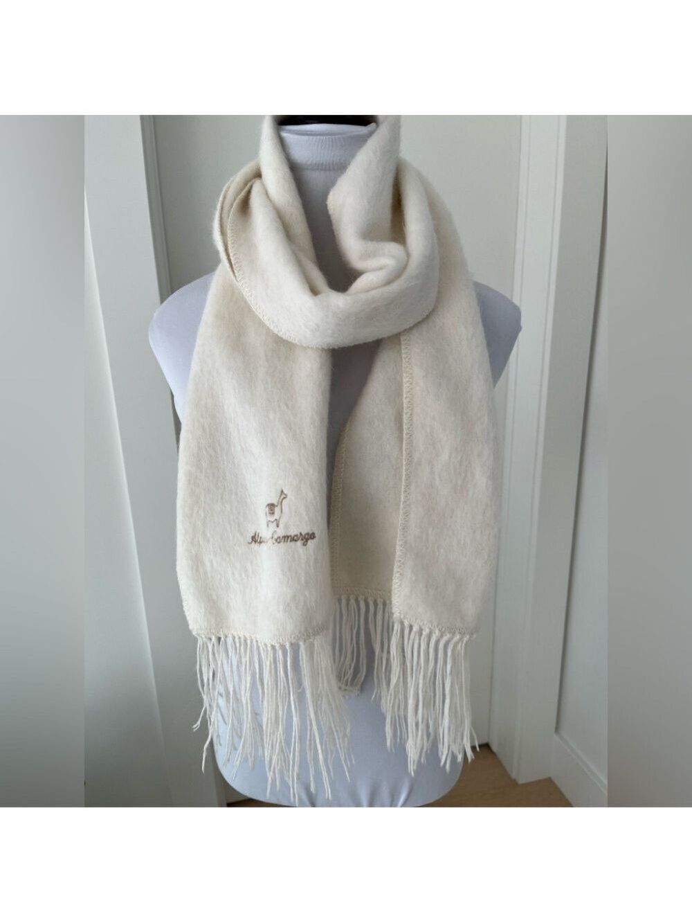 ALPACA CAMARGO Winter Scarf Alpaca Blend Fuzzy Soft Fringe Made Peru Neutral